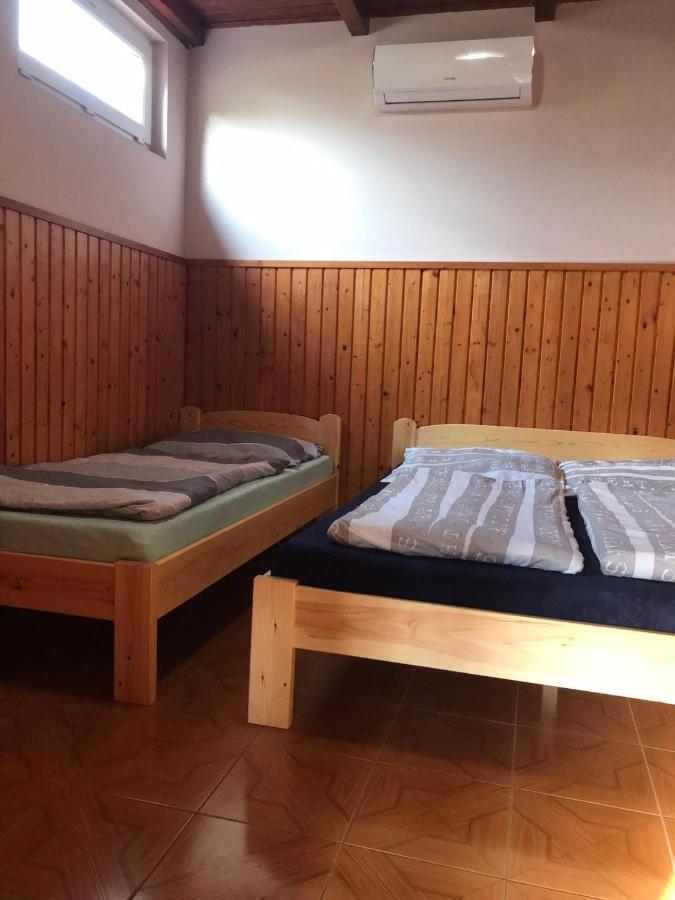 Апартаменты Tahiti Apartman Хайдусобосло Экстерьер фото
