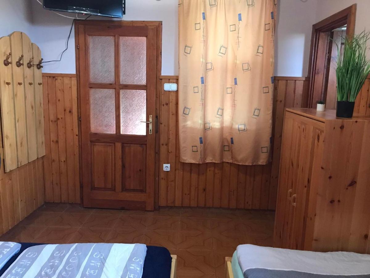 Апартаменты Tahiti Apartman Хайдусобосло Экстерьер фото