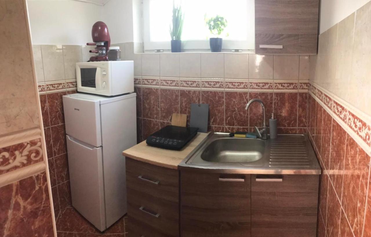 Апартаменты Tahiti Apartman Хайдусобосло Экстерьер фото